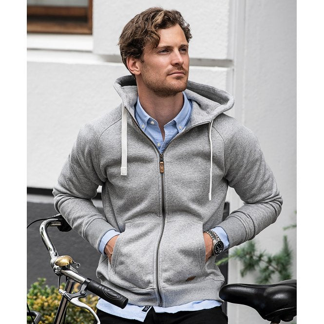 Williamsburg – fashionable hooded sweatshirt