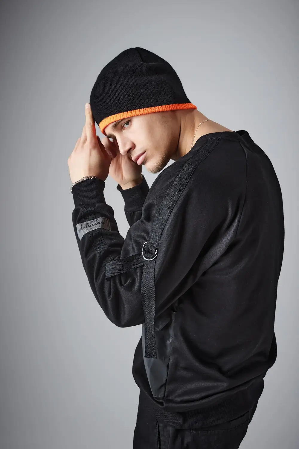 Two-tone pull-on beanie