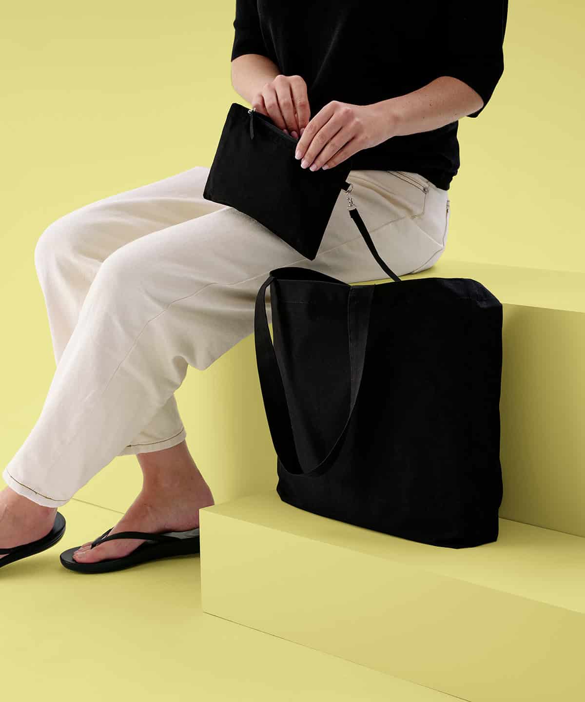 Cruise recycled tote with detachable purse