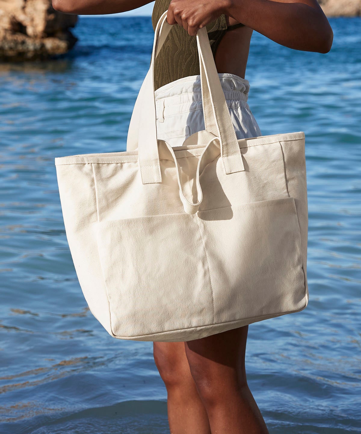 Double-handle cargo pocket tote